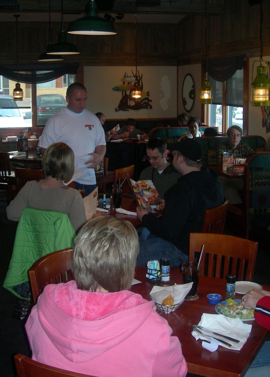 Cop serving customers at Red Lobster