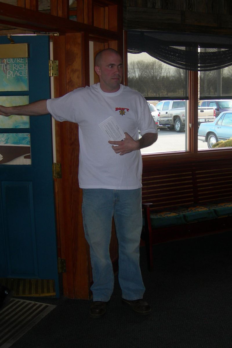 Cop posing at Red Lobster