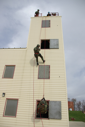 Sheriffs rappelling